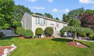 32 Sprague Cir, Johnston, RI 02919