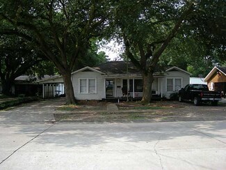 715 E Plaquemine St, Jennings, LA 70546