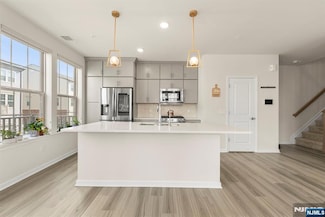 4 Arnold Dr Unit 5302, Wood Ridge, NJ 07075