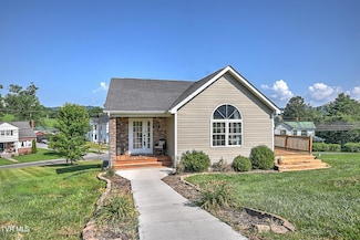 517 W Glade St, Glade Spring, VA 24340