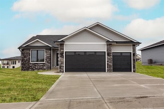 18258 NW Hidden Knoll, Waukee, IA 50263