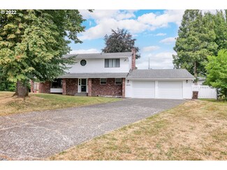 1433 NE Barnes Ct, Gresham, OR 97030