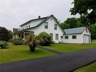 34 Monroe Hwy, Brooks, ME 04921