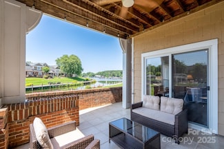 18511 Harborside Dr Unit 4, Cornelius, NC 28031