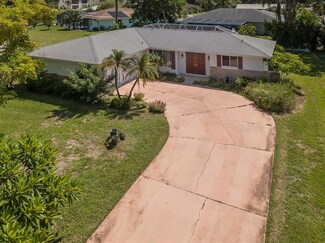 1708 Shoals Ct, Venice, FL 34293