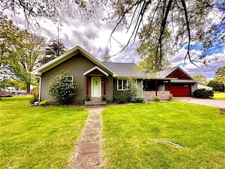 1019 N 2nd St, Bruce, WI 54819