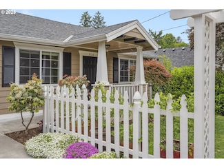 3126 SW Illinois St, Portland, OR 97239