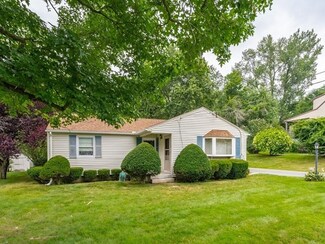 38 Buckingham Ave, West Springfield, MA 01089