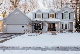 5003 Goldenwood Dr, Midland, MI 48640