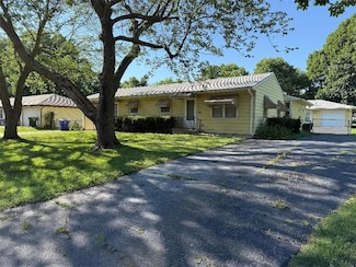 811 NW B St, Blue Springs, MO 64015