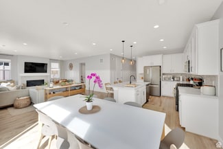 2267 N Wild Hyacinth Dr, Saratoga Springs, UT 84045