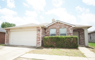 4001 Country Ln, Fort Worth, TX 76123