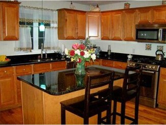 1 Bay Point Ln, Haverhill, MA 01835