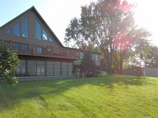 3349 2nd Dr, Oxford, WI 53952