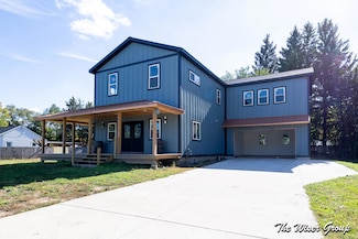 402 48th St SE, Grand Rapids, MI 49548