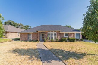 7604 Briar Cove Ct, Fort Worth, TX 76112