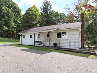 3058 Old Darlington Rd, Beaver Falls, PA 15010