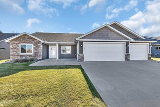 1612 Hurst Castle Rd, St. Cloud, MN 56303