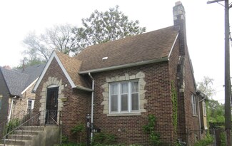 18 E 157th St, Harvey, IL 60426