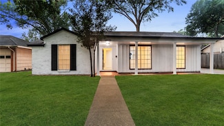 9643 Val Verde St, Houston, TX 77063