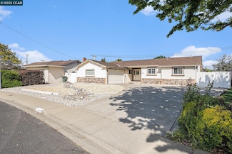 1543 Heartwood Dr, Concord, CA 94521