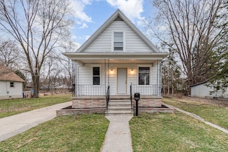 1536 Greenwich St, Saginaw, MI 48602