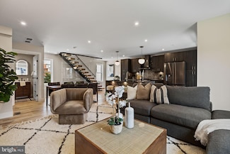 2715 W Flora St, Philadelphia, PA 19121