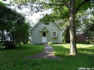 26 Rand Ln, Hammond, NY 13646