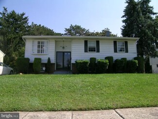 3305 Claran Rd, Baltimore, MD 21215