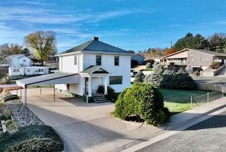 531 8th Ave W, Benkelman, NE 69021