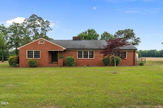 305 W Old Rd, Lillington, NC 27546