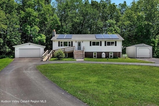 35 Banta Ln, Cairo, NY 12413