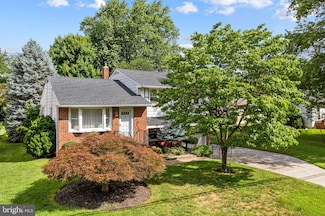 604 Davis Rd, Barrington, NJ 08007