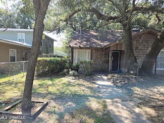 171 Saint Charles Ave, Biloxi, MS 39530