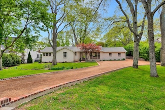 2221 Hobbs Rd, Nashville, TN 37215
