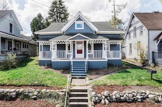 312 Grove St, Petoskey, MI 49770