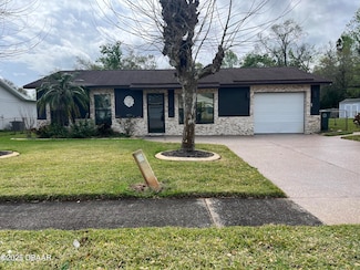 932 Lora St, Daytona Beach, FL 32114