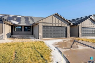 1324 N Kenley Place, Tea, SD 57064