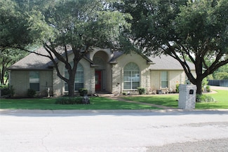 404 Baker Ln, Robinson, TX 76706