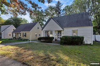 246 van Buskirk Rd, Teaneck, NJ 07666