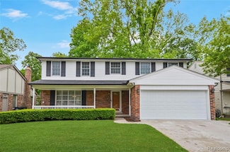 13936 Grove Park Dr, Sterling Heights, MI 48313