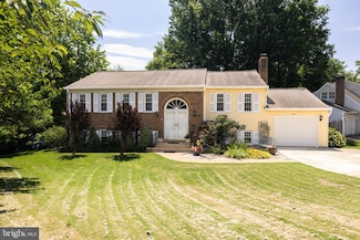 8001 Lake Pleasant Dr, Springfield, VA 22153