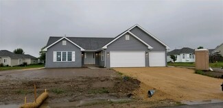 760 Golden Prairie Dr, Davis Junction, IL 61020