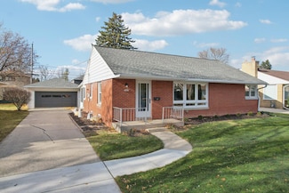 5405 N Lydell Ave, Milwaukee, WI 53217