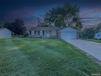 6042 Wild Turkey Rd, Grand Blanc, MI 48439