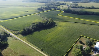 670 County Rd 1875 N, Lovginton, IL 61937