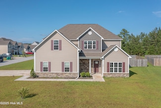 305 Crossroads Store Dr, Jacksonville, NC 28546