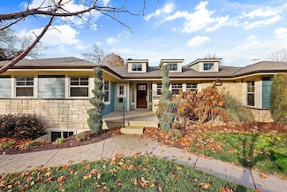 10 Roxbury Rd, Madison, WI 53704