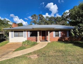 105 Elizabeth St, Evergreen, AL 36401