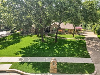 1812 Winding Creek Blvd, Flower Mound, TX 75022